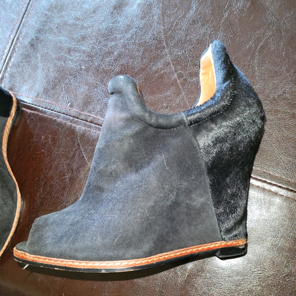 Ladies Sam Edelman peep toe Calf hair/suede shoe booties size 7.5 color black